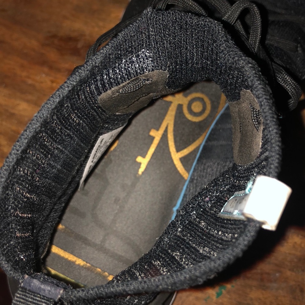 Curry 4s - Picture 5 of 6